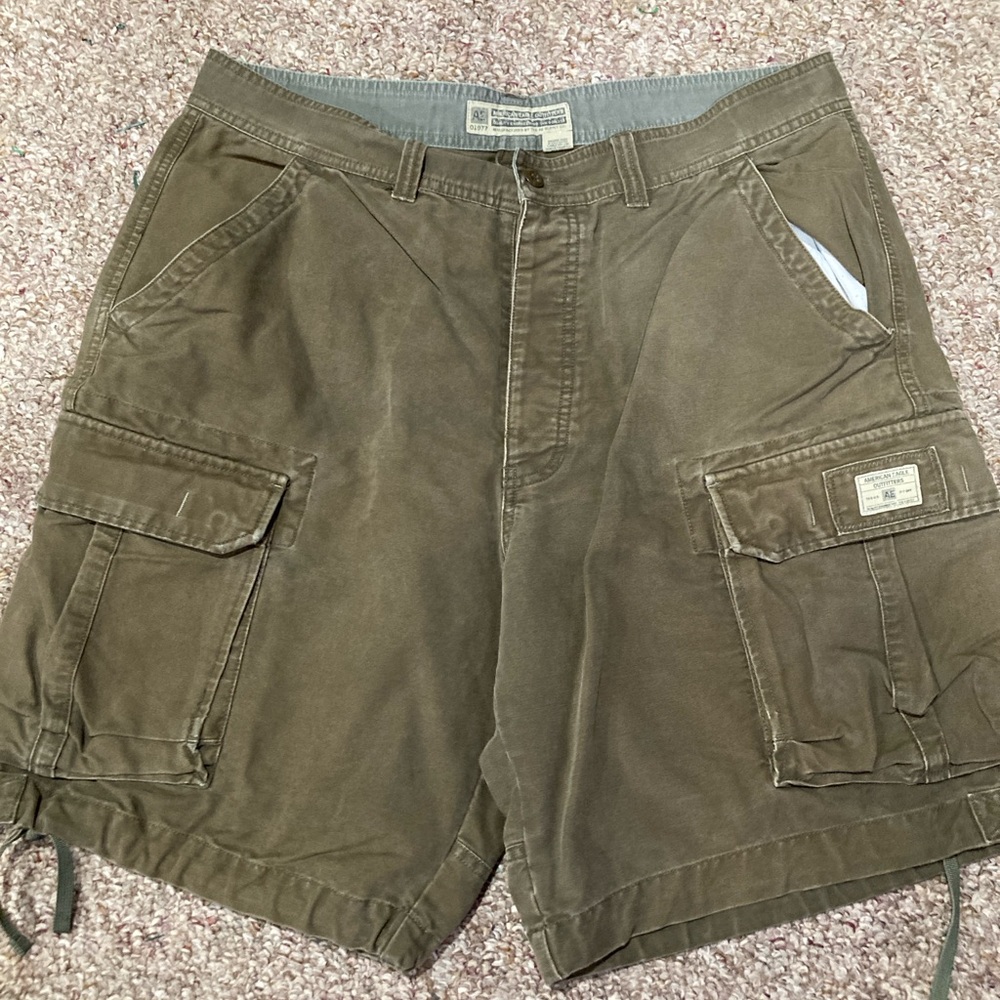 American Eagle Outfitters Brown Cargo Shorts Utilitarian Design